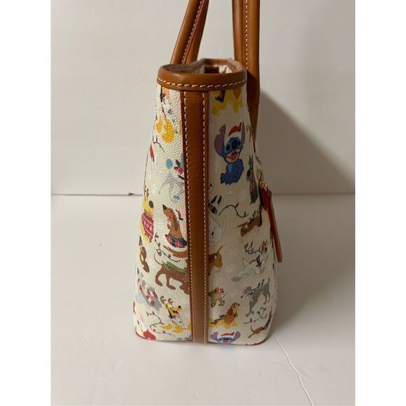Disney Dooney & Bourke Santa Dogs Tote Tails Paws Pluto Stitch 2021 Christmas - Picture 5 of 13